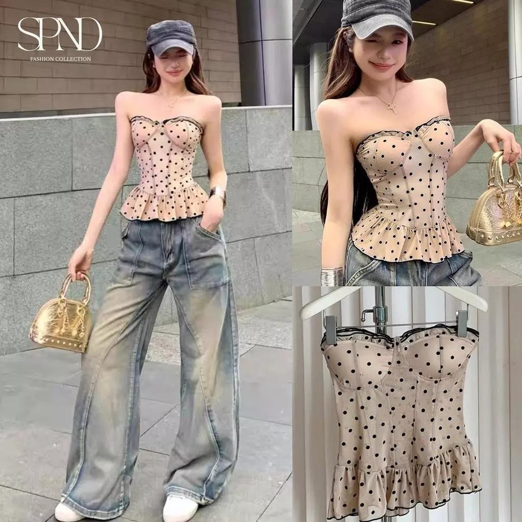 SPND【พร้อมส่ง】เสื้อเกาะอกลายจุดชายระบาย ดีไซส์คอร์เซ็ต(66049)