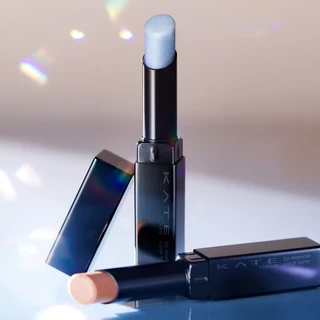 KATE ลิปโทนเนอร์ LIP MONSTER COLOR TONER ทาทับลิปสติกของคุณเพื่อคงสีที่ติดทนนาน แล้วสนุกกับสีสันกันได้เลย!