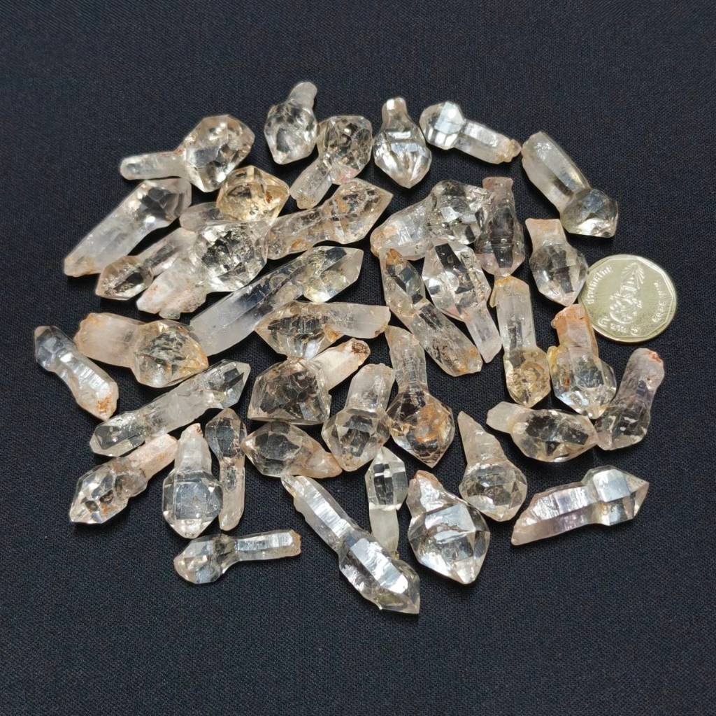 Herkimer-style Quartz ผลึกควอตซ์ทรงธรรมชาติ ปลายสองด้านใสวิบวับ