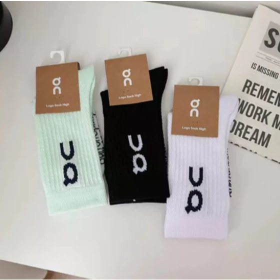 (พร้อมส่งในไทย)แฟชั่นผู้หญิงผู้ชายฮาราจูกุถุงเท้ากีฬาQC SOCKS