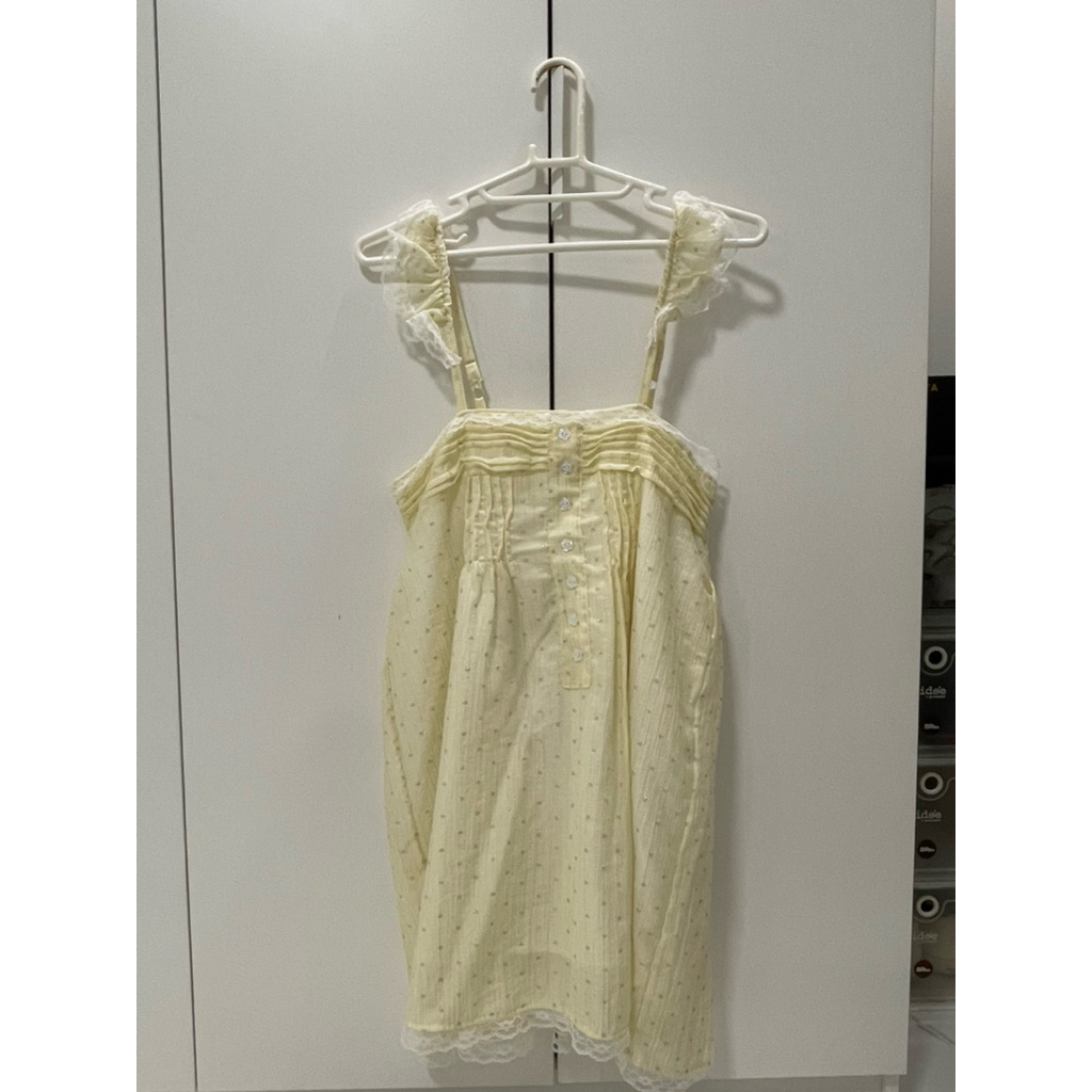 onnie dress เดรสลูกไม้