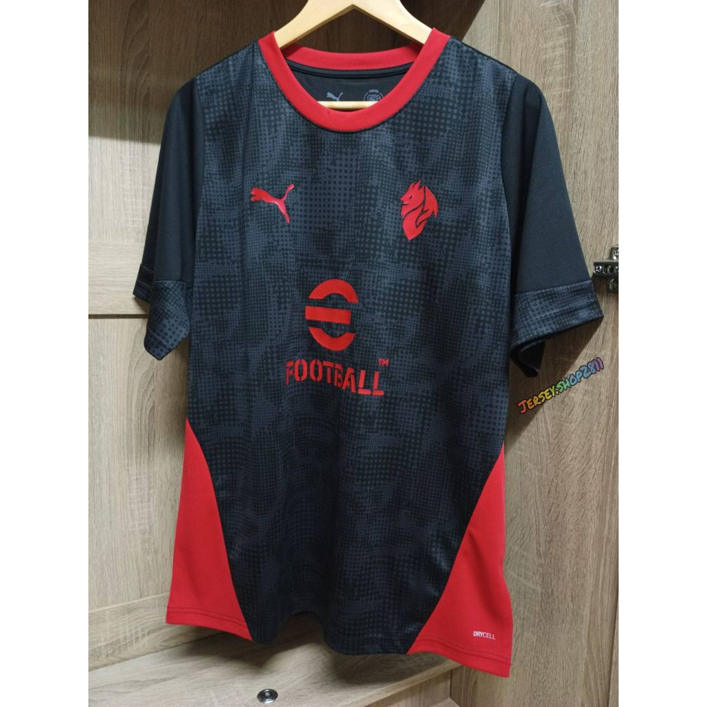 เสื้อฟุตบอลแท้ ทีมเอซีมิลาน x E football สีดำแดง ⚫🔴 training 25/26 เสื้อเอซีมิลาน AC Milan