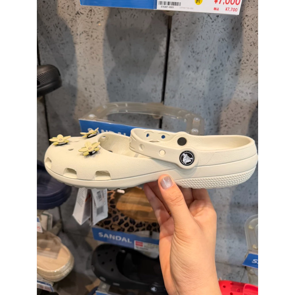 พรีออเดอร์ 🍃 รองเท้า Crocs Japan แท้