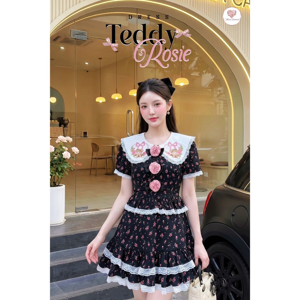(มี3XL) สีดำ Teddy Rosie Dress เดรสสั้นสีดำผ้าชีฟองพิมพ์ลาย ปกงานปัก แต่งเข็มกลัดกุหลาบ แขนสั้น ซิปหลัง มีซับใน