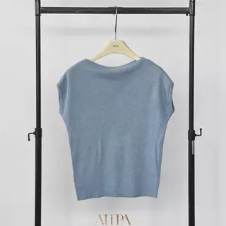 ATIPA - Mimi Knit Tee | เสื้อยืดผ้าไหมพรม ปาดไหล่ ผ้านุ่มเด้ง ใส่สบาย