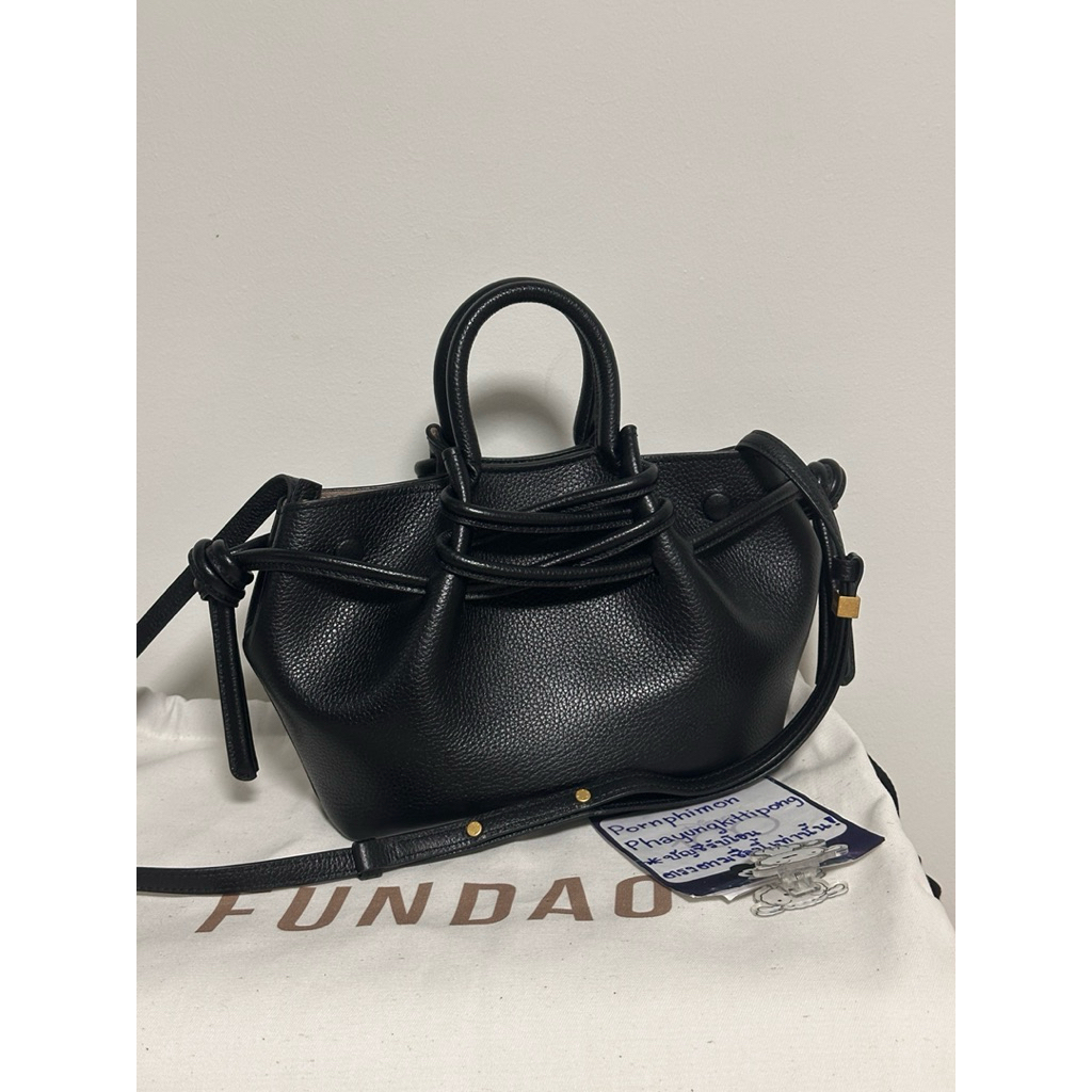 ✨FUNDAO bag✨ รุ่น Ava Mini Vintage หนังเกรน สีดำ