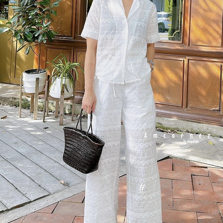 AMCORNER🤍🤍Lace set🤍🤍 ผ้าcottonลูกไม้ ลายฉลุ เนื้อนิ่ม  ผ้าใส่สบายไม่ร้อน ชุดเซตขาวยาว เสื้อผ้าผู้หญิง