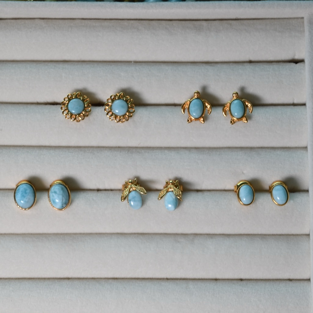 [เงินแท้ 100%] ต่างหูลาริมาร์ (Larimar) แบบติดหู หินแท้สีฟ้าพาสเทล มีหลายดีไซน์ ลายเต่านำโชค ลายผึ้ง มินิมอลขับผิว