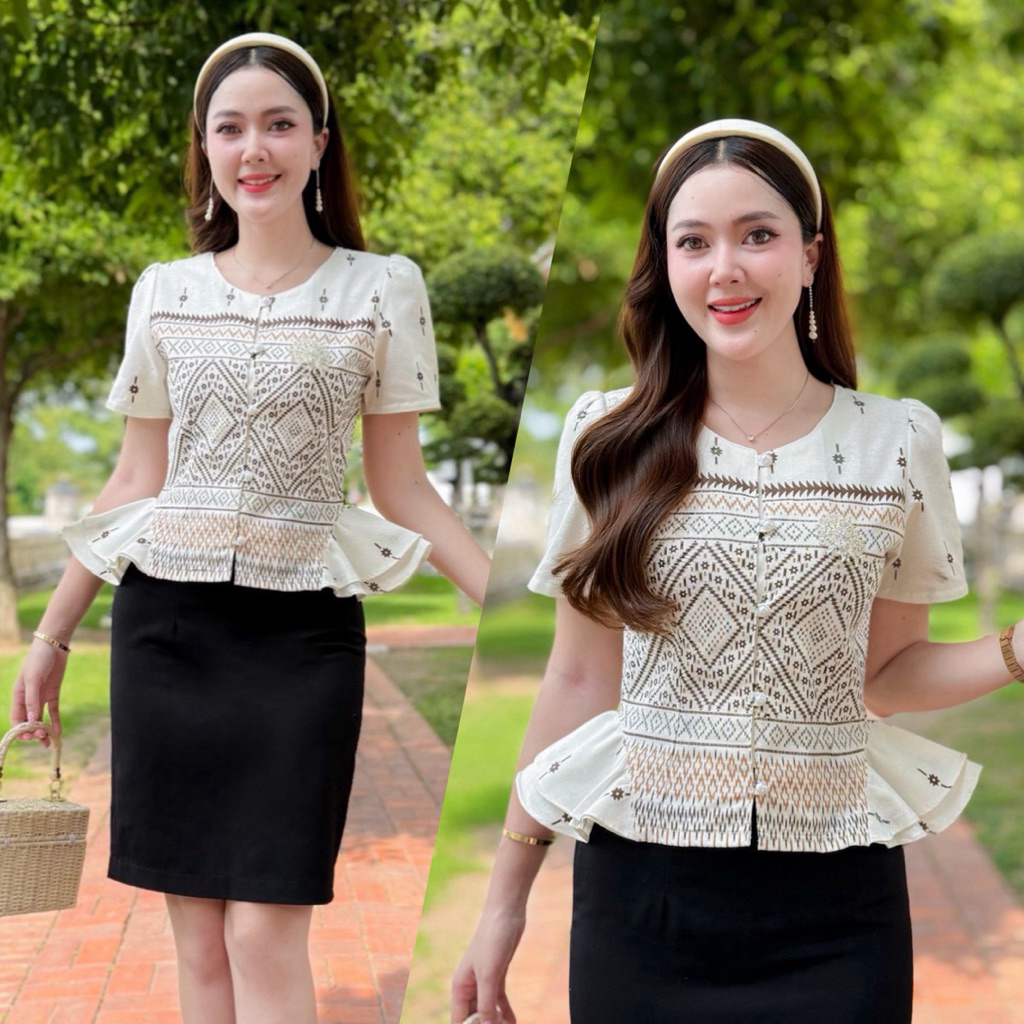 เสื้อผ้าฝ้ายพิมพ์ลาย แต่งระบายชาย