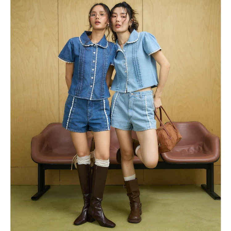 Sis story เสื้อยีนส์ แขนตุ๊กตา ปกคอบัว แต่งลูกไม้ Sis T17 Bluebell short sleeve lace top - Blue/Dark blue