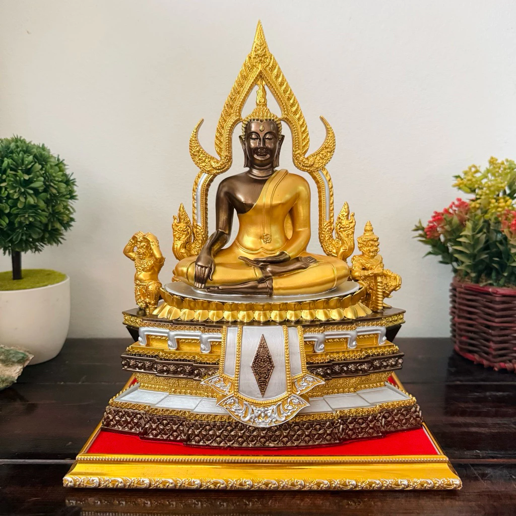 พระพุทธชินราช แร่เหล็กน้ำพี้ หน้าตัก 5 นิ้วฐาน 9 นิ้วสูง 12 นิ้ว