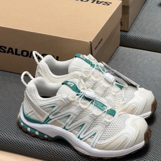 SALOMON รุ่น XA PRO 3D SEASONAL สีขาว