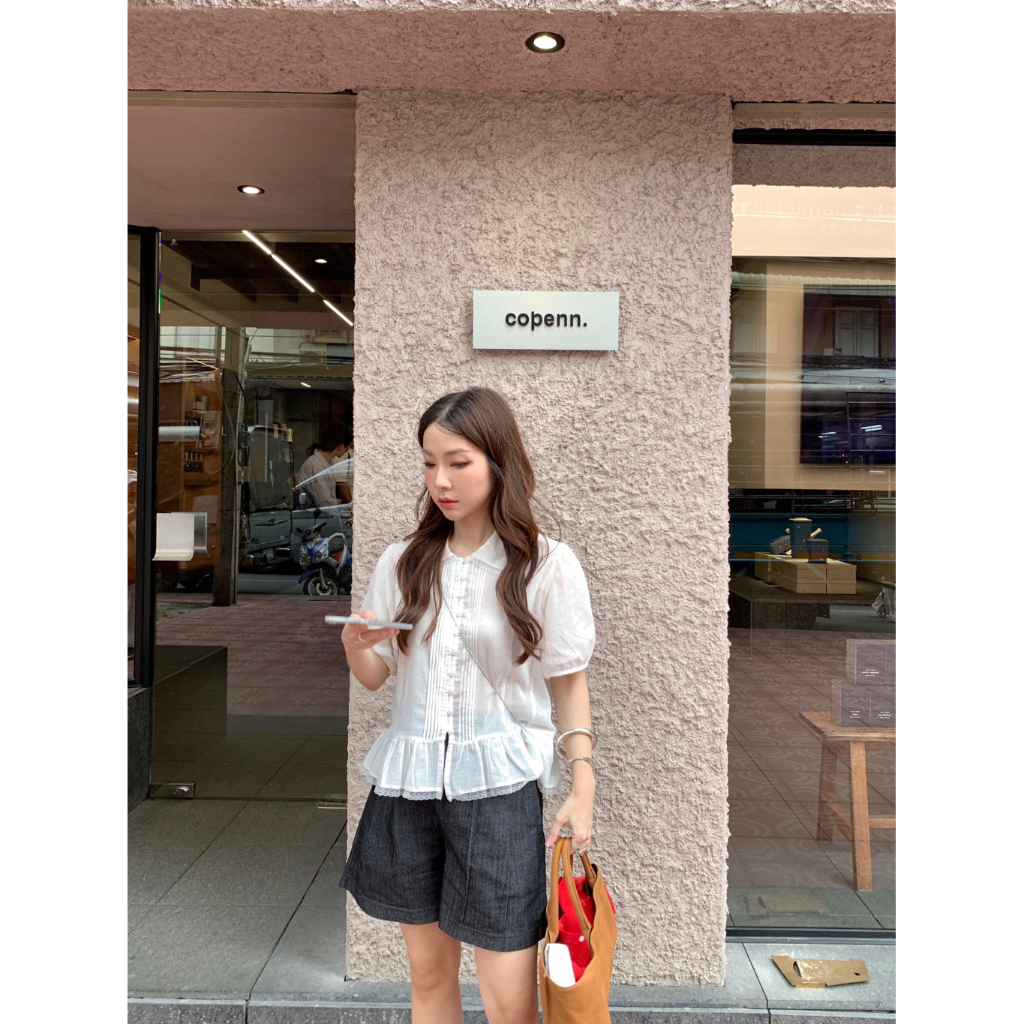 SOMEDRESS | Ava Lace Blouse เชิ้ตลูกไม้ แขนสั้น