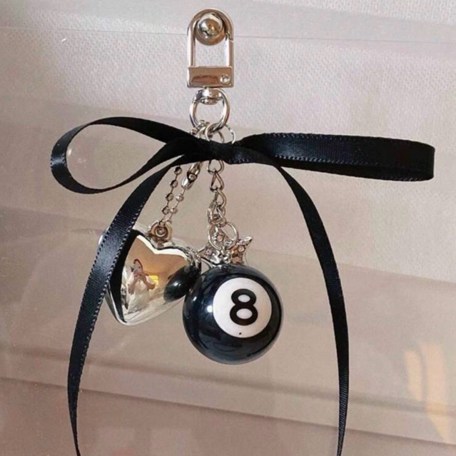 [ส่งจากไทย] พวงกุญแจลูกเต๋า 8 ball พวงกุญแจหัวใจ สีดำ ห้อยกระเป๋า Keychain