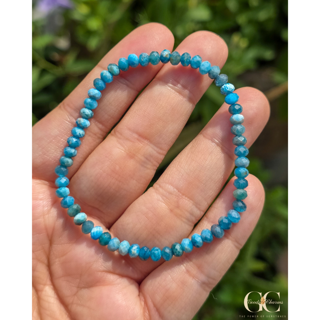 Blue Apatite บลู อะพาไทต์ 4 mm.
