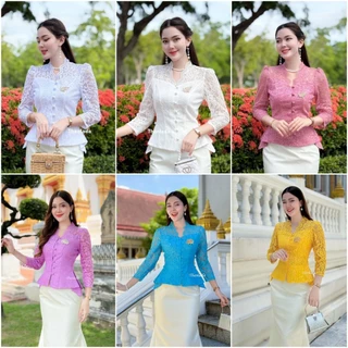 เสื้อลูกไม้รุ่น-มรกต แขนยาว 5ส่วน คอวี ตกแต่งกระดุมแกะได้