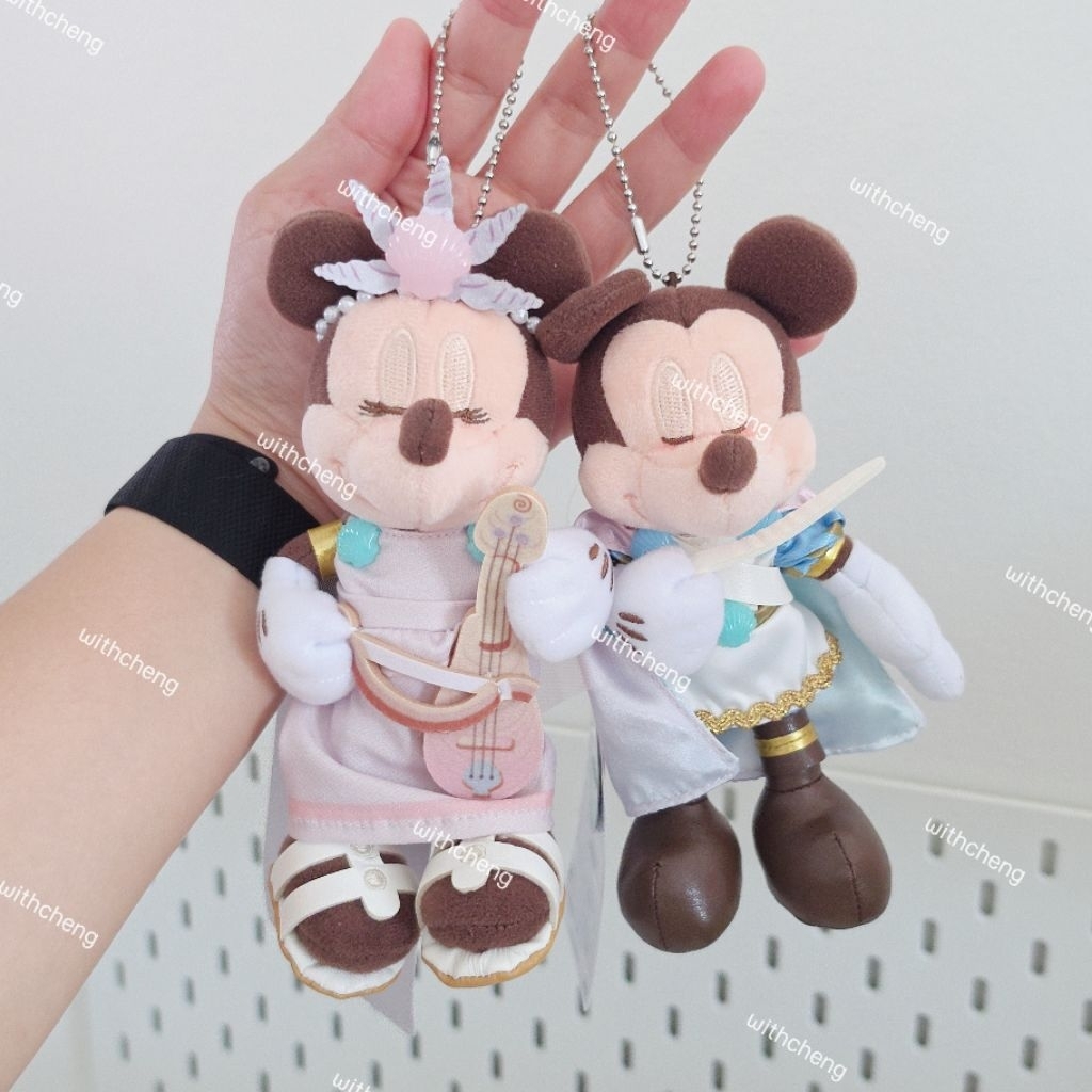 พร้อมส่ง ✅ พวงกุญแจ Mickey and Minnie Mouse จาก Disney Japan
