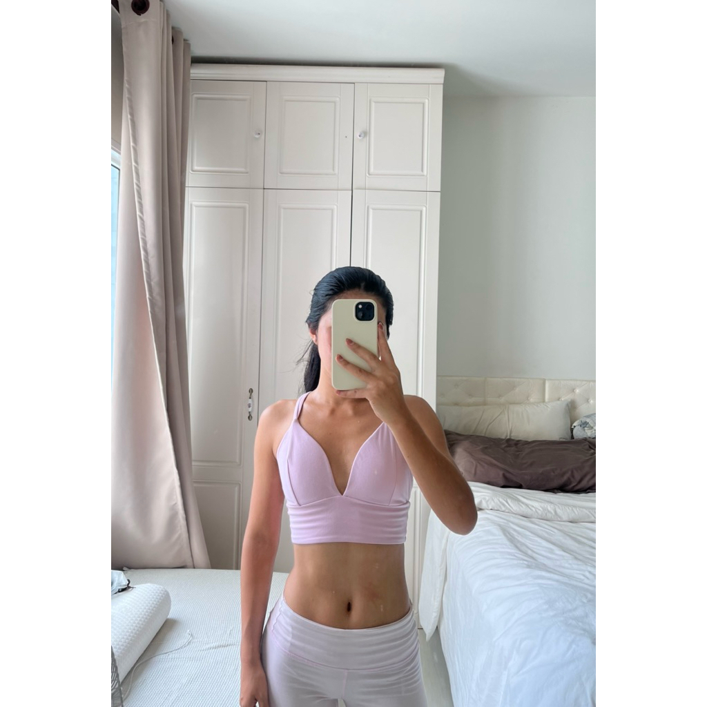 sport bra cotton on สีม่วงพาสเทล