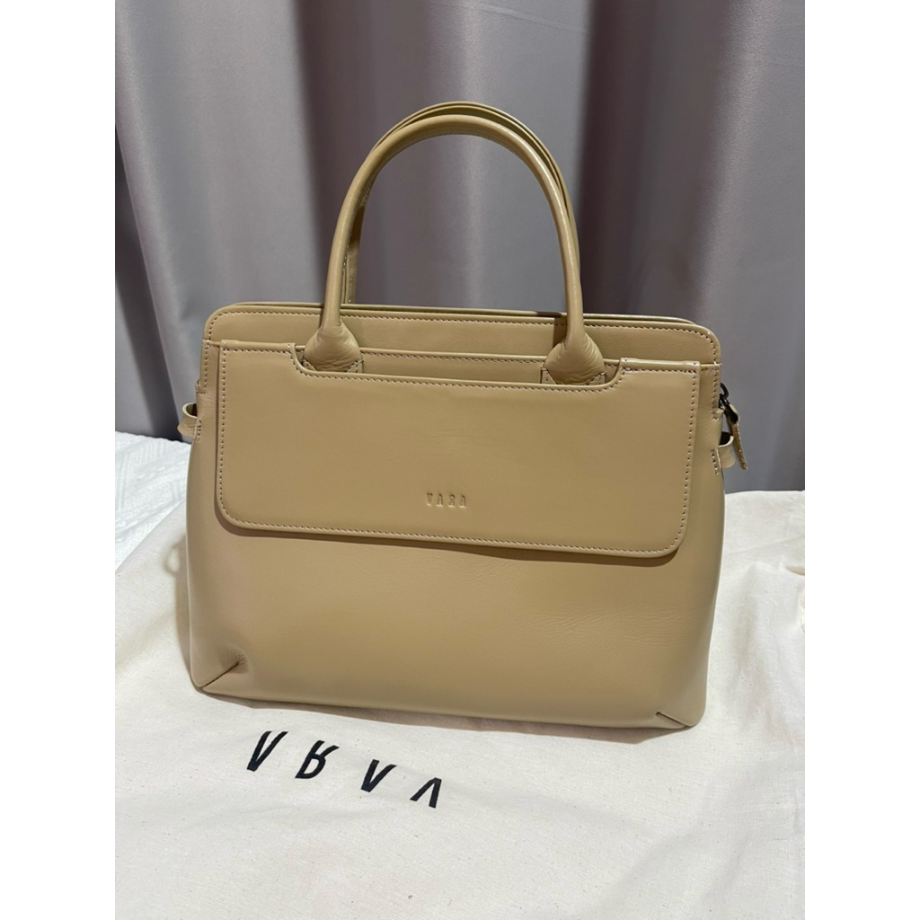 ส่งต่อ VARA BRAND รุ่น SNAP (size m) กระเป๋าสะพายหนังแท้ By VARA