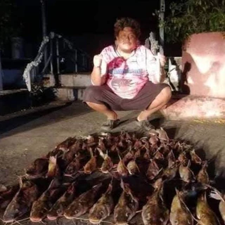 เหยื่อตกปลากด เหยื่อหมักลุงขาว สูตรดั้งเดิม 159 บาท ประมาณ 1 กิโล มีตัวเป็นโดน