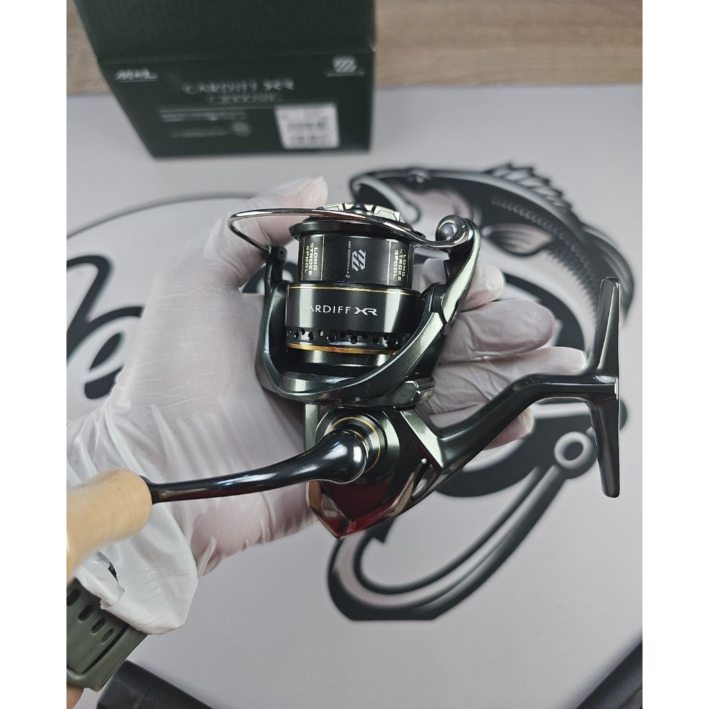 รอก Shimano Cardiff XR 2023 c2000shg