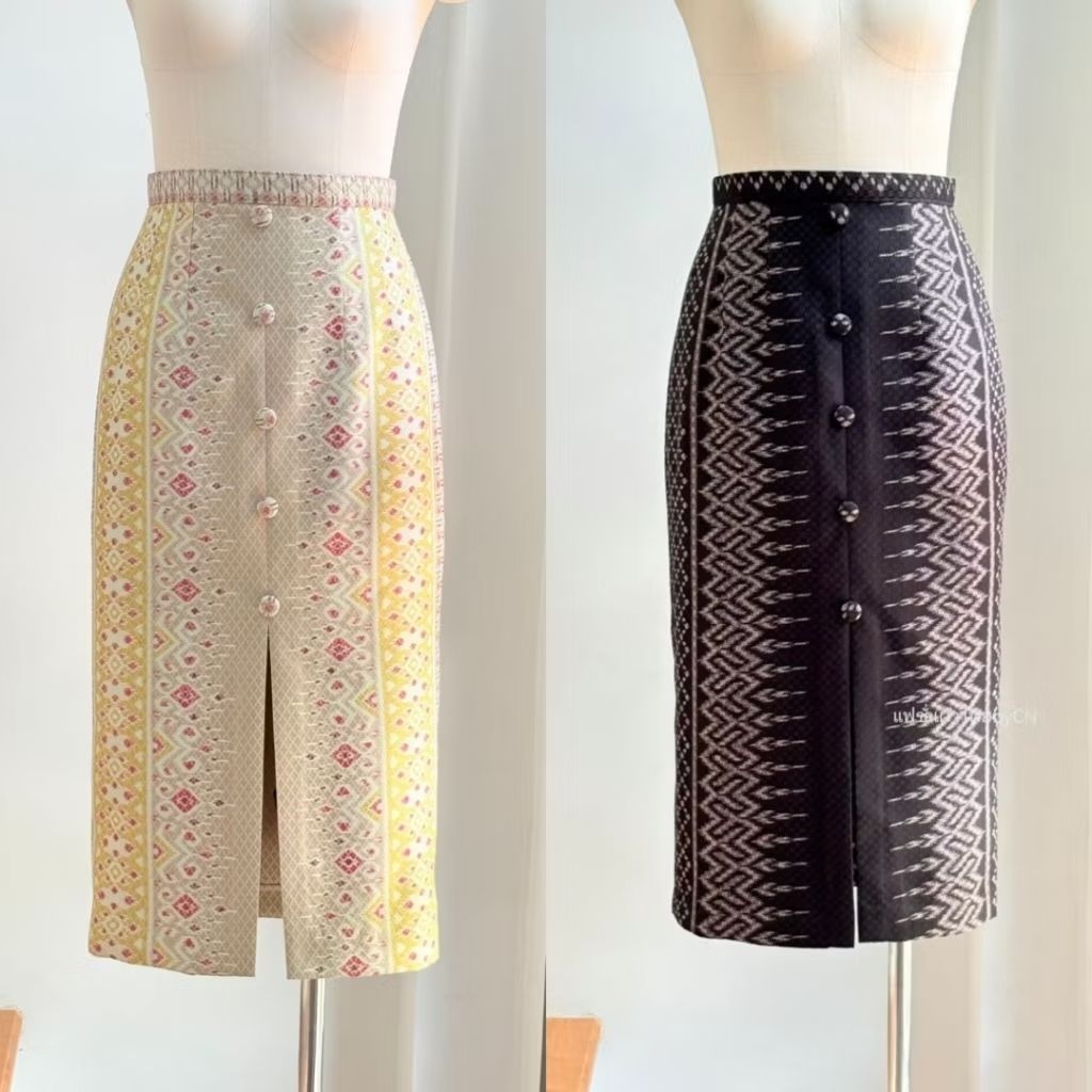 กระโปรงทรงสอบ สีดำ​ ผ้าไทย (ผ้ากัดลาย) ดีไซน์ผ่าหน้าแต่งกระดุมหน้า งานตัดเย็บพรีเมียม อัดกาวทั้งตัว ทรงสวย ทันสมัย