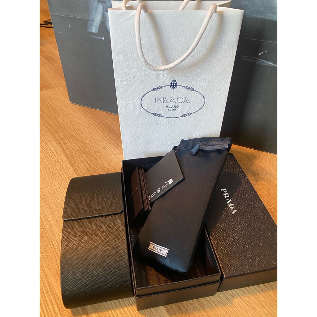 กล่องPrada แท้ กล่องแว่นตาPrada