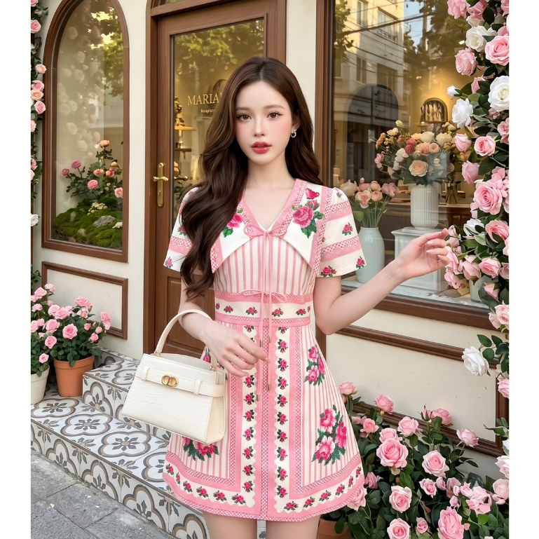 (มี3XL) Maria Diamond สีครีมชมพู  Aurora Rose Dress เดรสสั้นวินเทจผ้าเปเป้พิมพ์ลาย ปกเชิ้ต แขนสั้นตรง ใส่ง่าย มีซิปหลัง