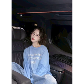 เสื้อแขนยาวทรงสวย ดีไซน์แต่งรู/ขาดเล็กน้อยแนวเซอร์ๆ