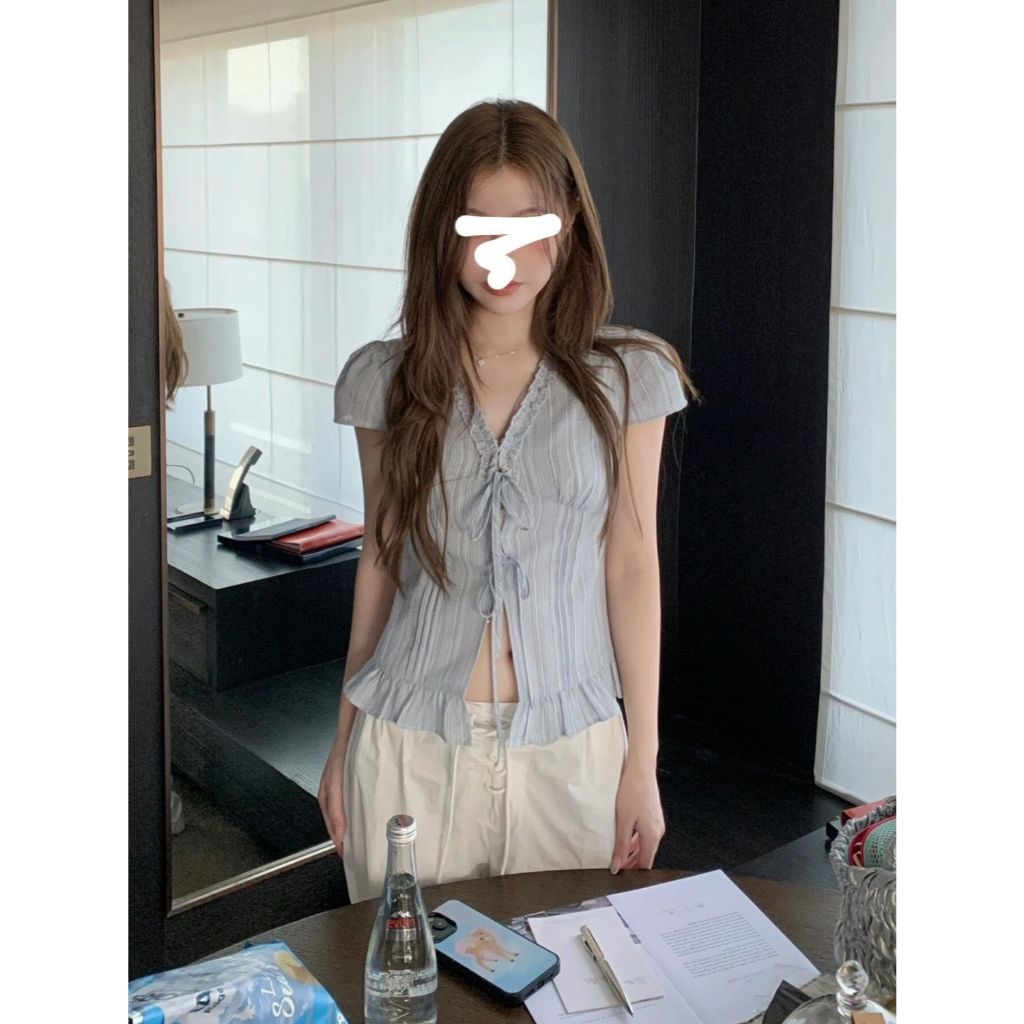 LUNA~เวอร์ชั่นเกาหลี คอวี ผูกขึ้น ลูกไม้ แขนสั้น เสื้อเชิ้ต สไตล์ใหม่ สไตล์แฟชั่น