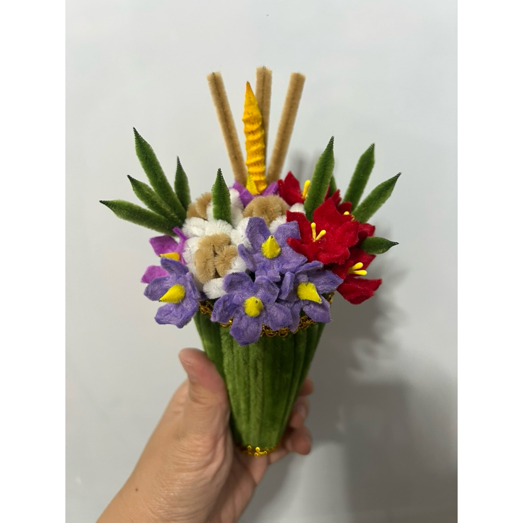 [Handmade] กรวยดอกไม้ไหว้ครู ลวดกำมะหยี่ งานประณีต เก็บไว้ได้นาน พร้อมส่ง