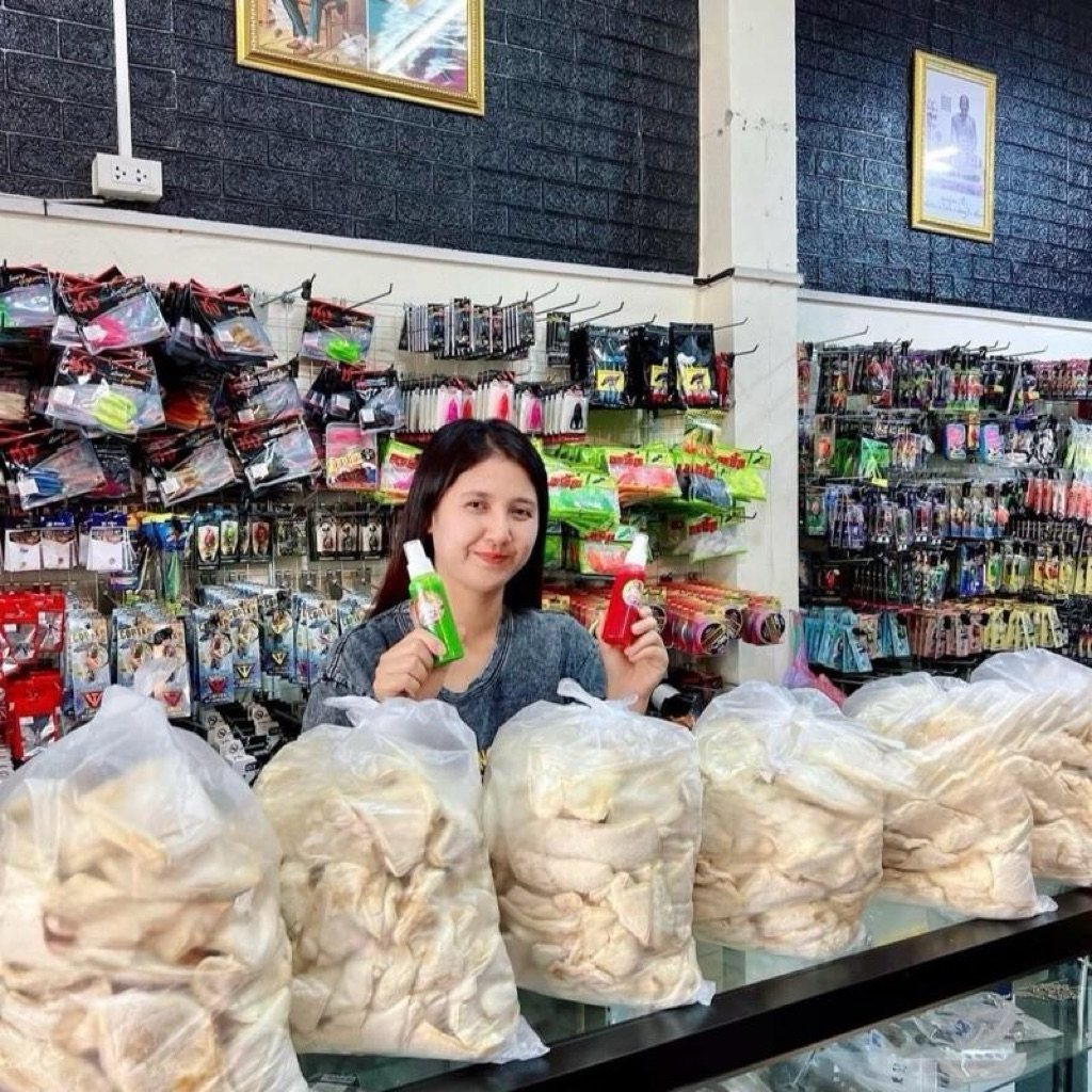ปังใส้คาวขาวล้วน ถุงละ 5 กก. มีทั้งแบบปั่น และไม่ปั่น สำหรับตกปลา