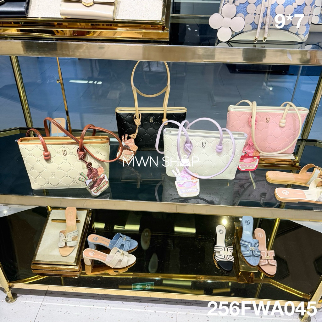 Lyn กระเป๋าสะพายไหล่ brietta sunday มีโค้ดลด20% พร้อมถุงผ้า ถุงกระดาษ ของแท้จากชอป