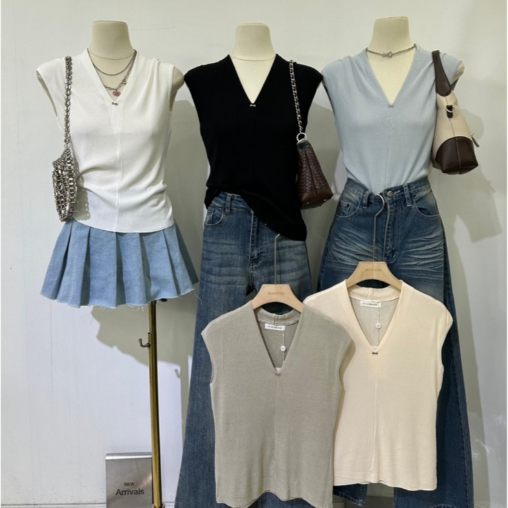 M2106 เสื้อแขนกุด จะสายคาเฟ่ หรือสายออฟฟิศก็ต้องจัด! รุ่นนี้คือ Basic Item