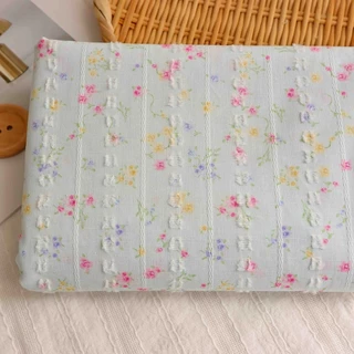 Preorder-ผ้าคอตตอนJacquard(ทอลายในเนื้อผ้า) คอตตอน100% หน้ากว้าง 145ซม. ผ้าเมตรนำเข้า
