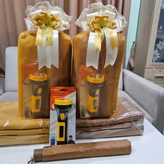 S16 ชุดสังฆทาน ผ้าห่ม ร่ม ไฟฉาย พร้อมถุงผ้าและโบว์สวยงาม ถวายพระสงฆ์ได้ทุกเทศกาล