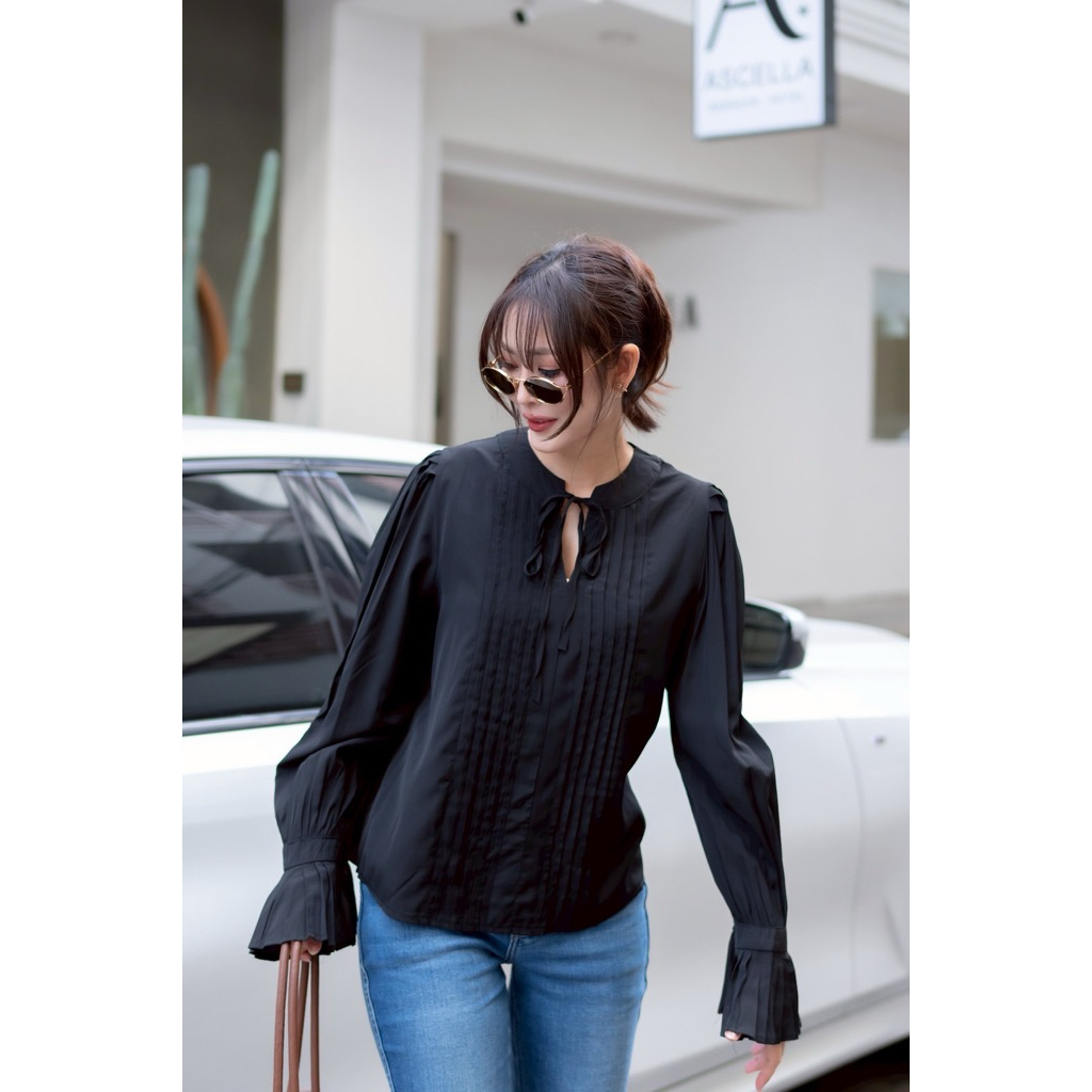 เสื้อดำแขนยาวดีเทลสวยมาก