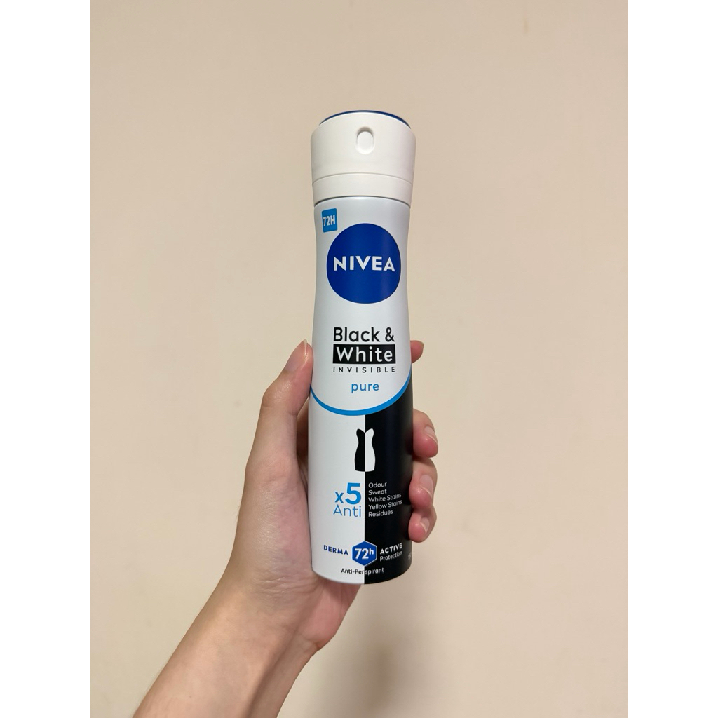 NIVEA นีเวีย แบล็คแอนด์ไวท์ อินวิซิเบิล เพียว สเปรย์ระงับกลิ่นกาย 100/150 มล.
