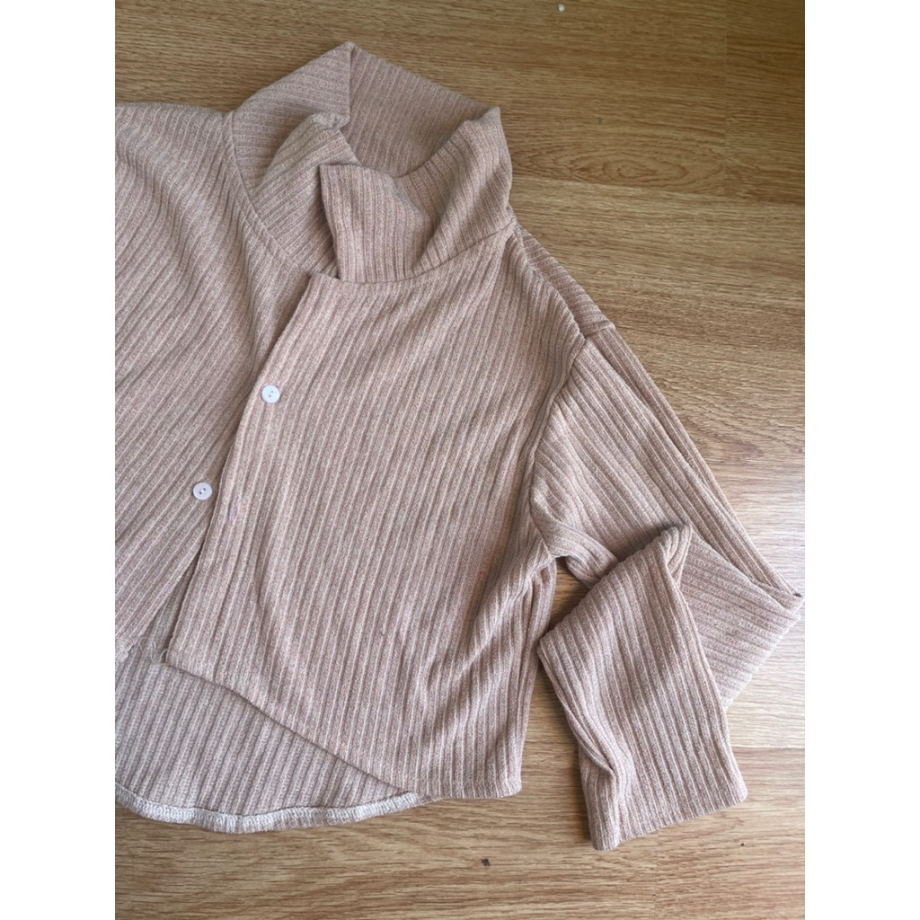 Javawa เสื้อครอปเชิ้ต แขนยาว งานผ้าไหมพรม ไม่ต้องรีด ต้องมีติดตู้ สีสดใส วัยรุ่น 67