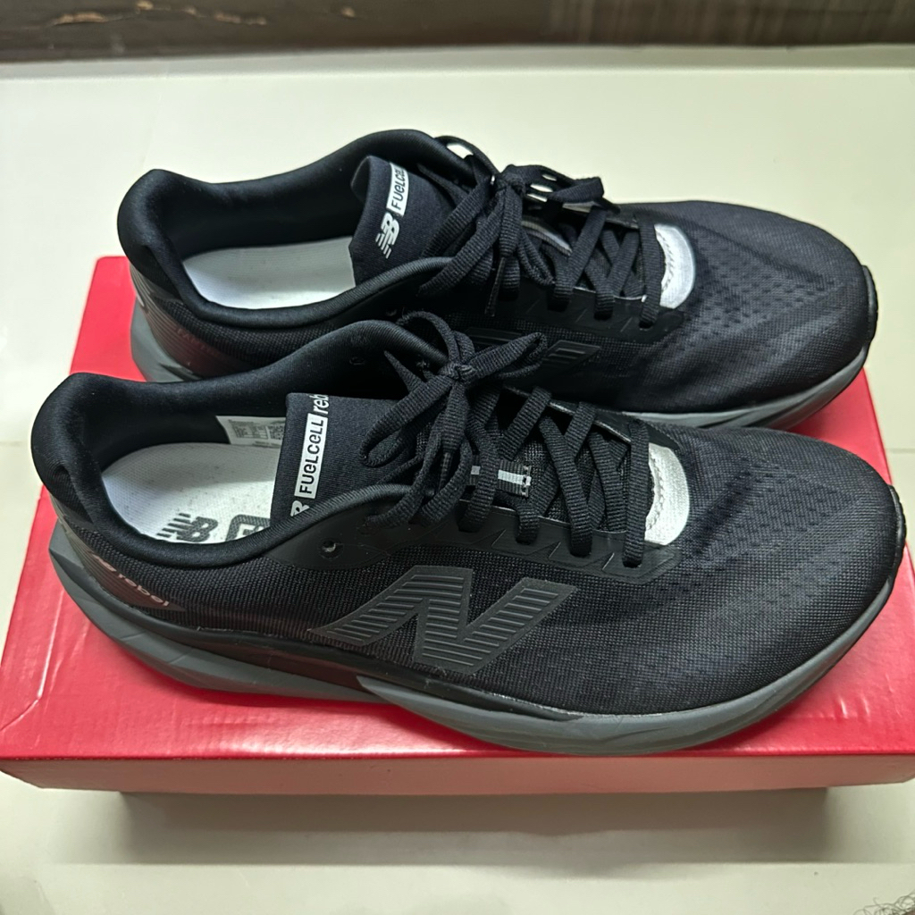 รองเท้าวิ่ง New Balance Rebel V5 [มือ 2]
