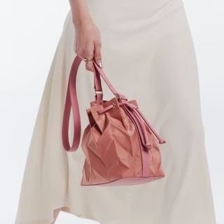 Pavi Studio - W Bāo กระเป๋าผ้าอัดพลีทลาย W สายหนังแท้ มี 7 สี