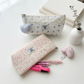 (ส่งด่วน) tokyosellected(T2502) กระเป๋าใส่ดินสอ-จัดระเบียบเครื่องสำอางค์+แถมที่ห้อยหัวใจ ลายดอกไม้โบว์