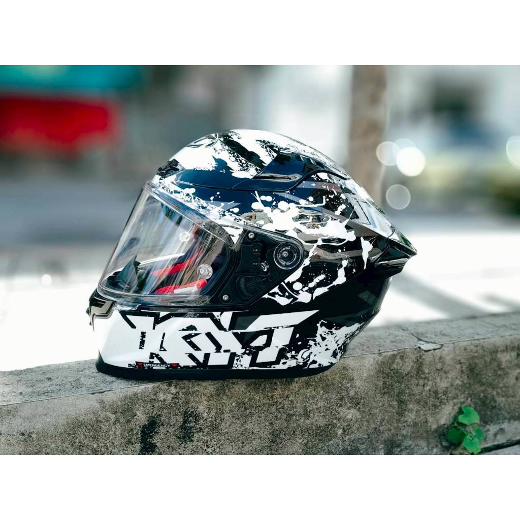 หมวกกันน็อค KYT HELMETS รุ่น STRIKER ลายกราฟิก ปี2026