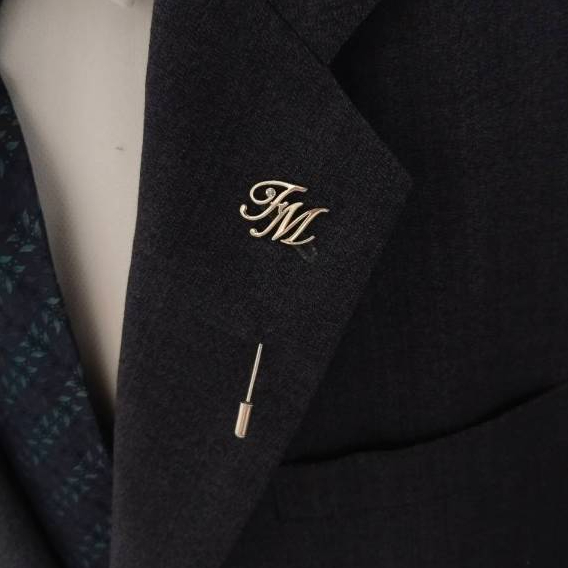 เข็มกลัดพินติดเสื้อสูท, พินชื่อ, พินอักษรabc, letter lapel pin, พินสูท, เข็มกลัดชื่อ เข็มปักสูทเจ้าบ่าว ส่งจากกรุงเทพ