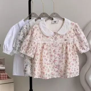 SISSY : ELODIE (XS-XXL) เสื้อคอบัวแขนตุ๊กตา กระดุมดอกไม้ แต่งขอบลูกไม้และแถบลูกไม้ช่วงอก