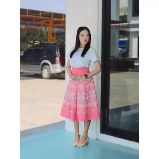 กระโปรงลายไทย "ลายฉัตรพิกุล" เอวสูงมาก เก็บพุง พลางหุ่น ผ้าไหมอิตาลี พริ้วไหวมีน้ำหนักทิ้งตัว (ความยาวตามไซส์) ใส่งานบวช