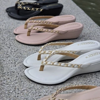 OHODOODEE รองเท้าส้นตึกหูหนีบสายโซ่ รุ่น "Luxury Chain Wedges" N7013