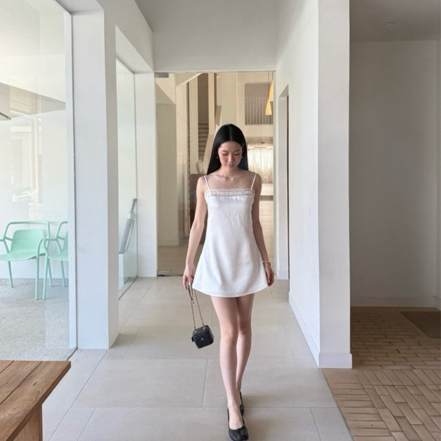 LE DOS - Hailey Mini Dress เดรสสั้น สายเดี่ยวลายลูกไม้