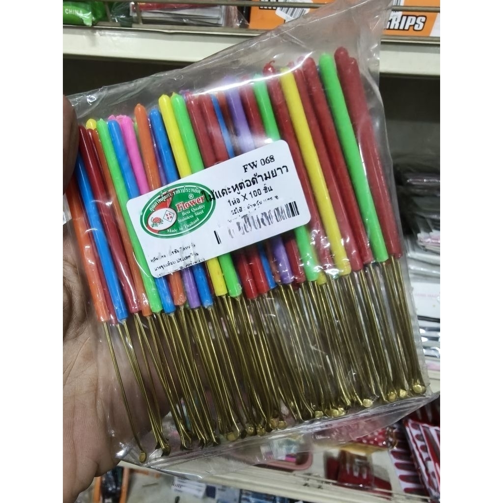 ไม้แคะหูต่อด้ามยาว  ด้ามพลาสติกคละสี 100 ชิ้น