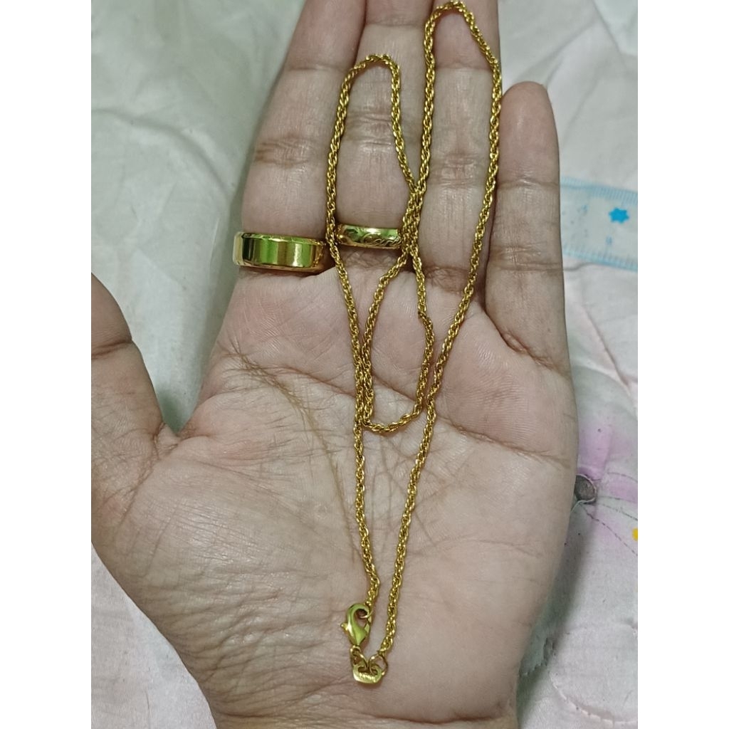 สร้อยคอสีทองลายเกลียวคัดมือสองตู้ยุโรปตอก18KGBไม่มีตำหนิ ไส่อาบน้ำได้โดนน้ำหอม โลชั่นได้ใสติดคอโดยไม